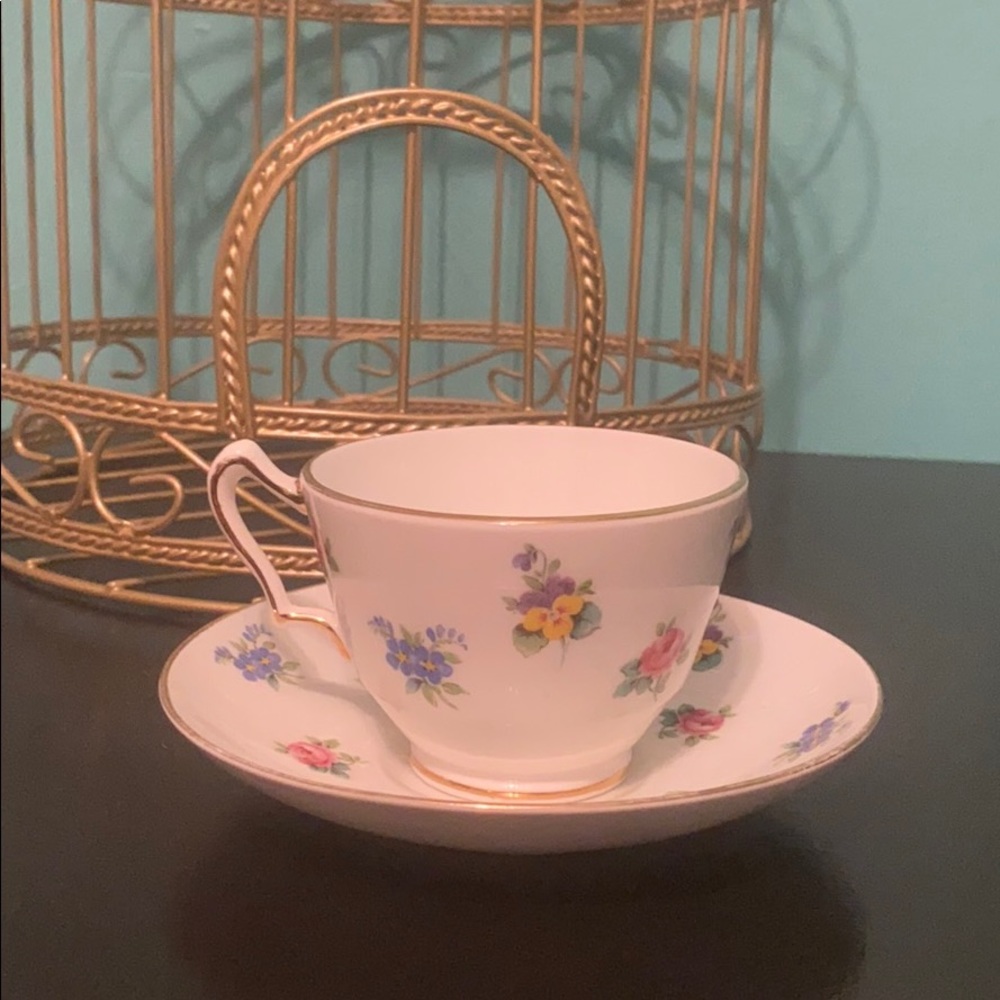 Crown Stratfordshire Bone China Teacup & Saucer
